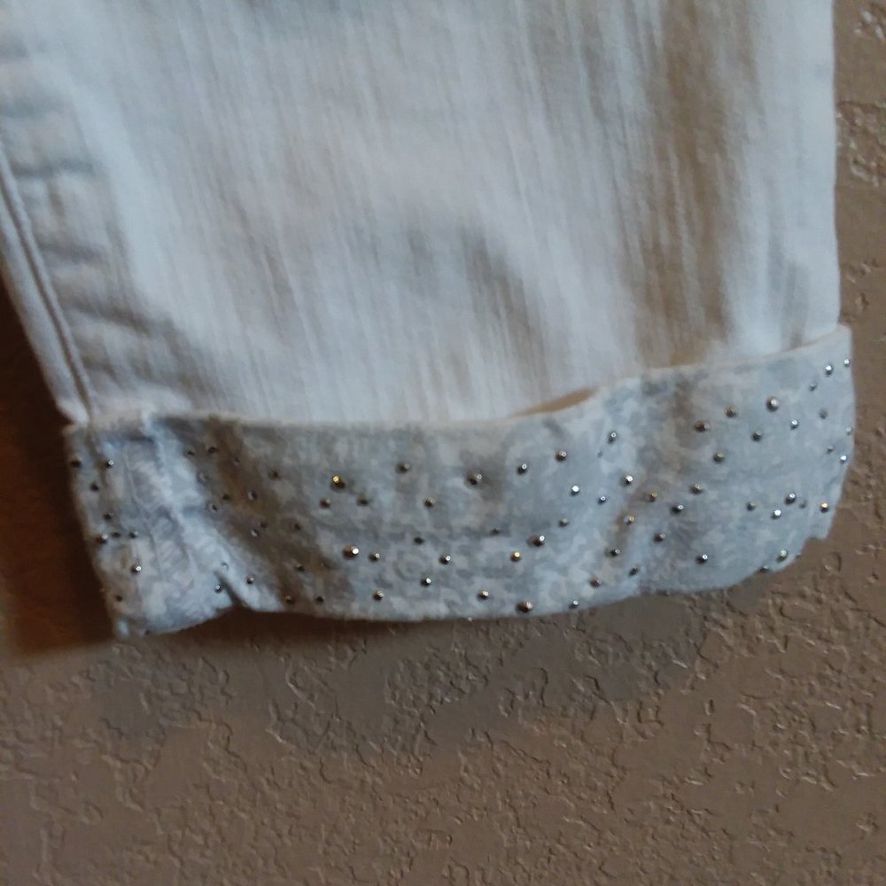 White Capris - Picture 2 of 3